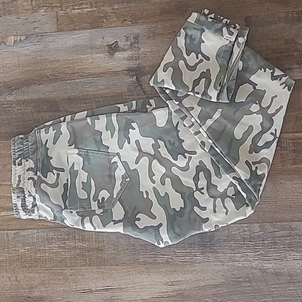 Nostalgia camo joggers